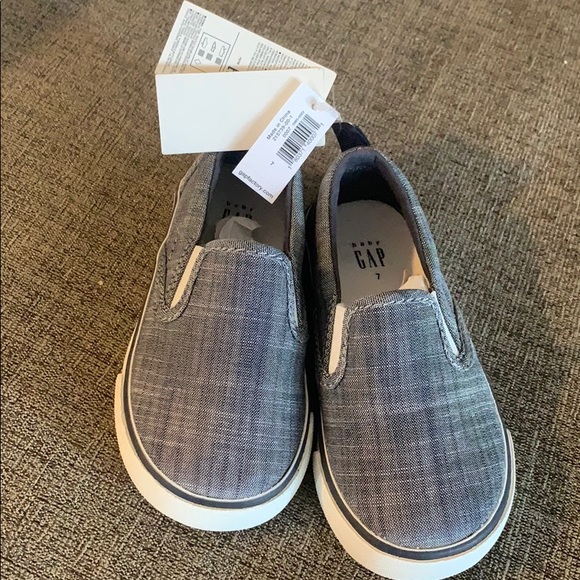 NWT Gymboree Boy Sneakers Shoes Slip on Chambray Toddler and kid sizes
